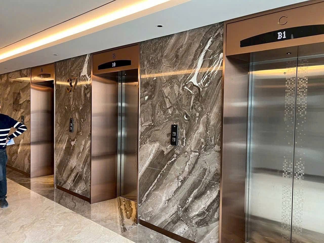 z6398442415674_ba34385939c843dc87226a1e99412196